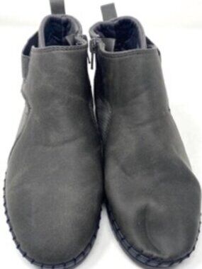 Easy Street Women's Julienne Ankle Bootie Gray/Black Size 6W Wide